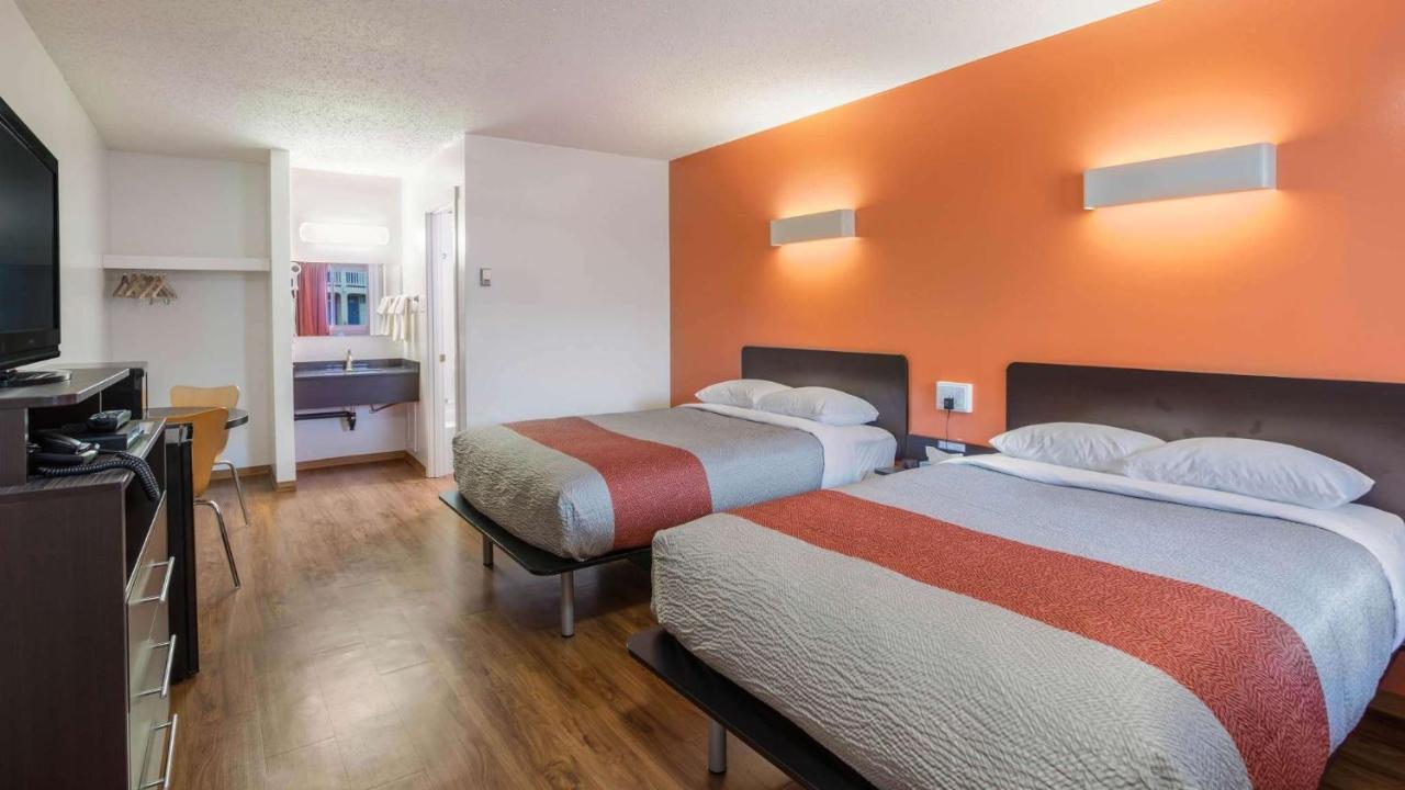 Motel Bo-Camrose, Ab Екстериор снимка