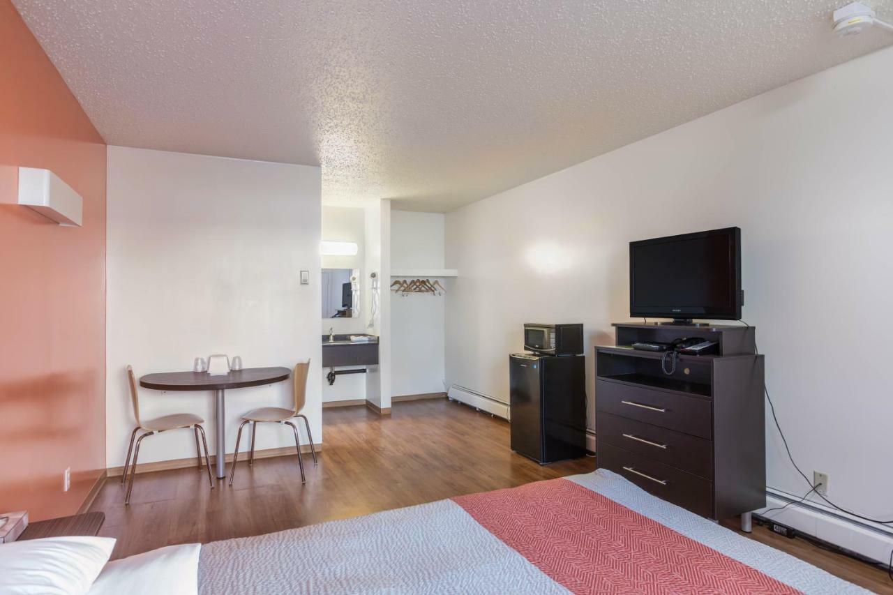 Motel Bo-Camrose, Ab Екстериор снимка