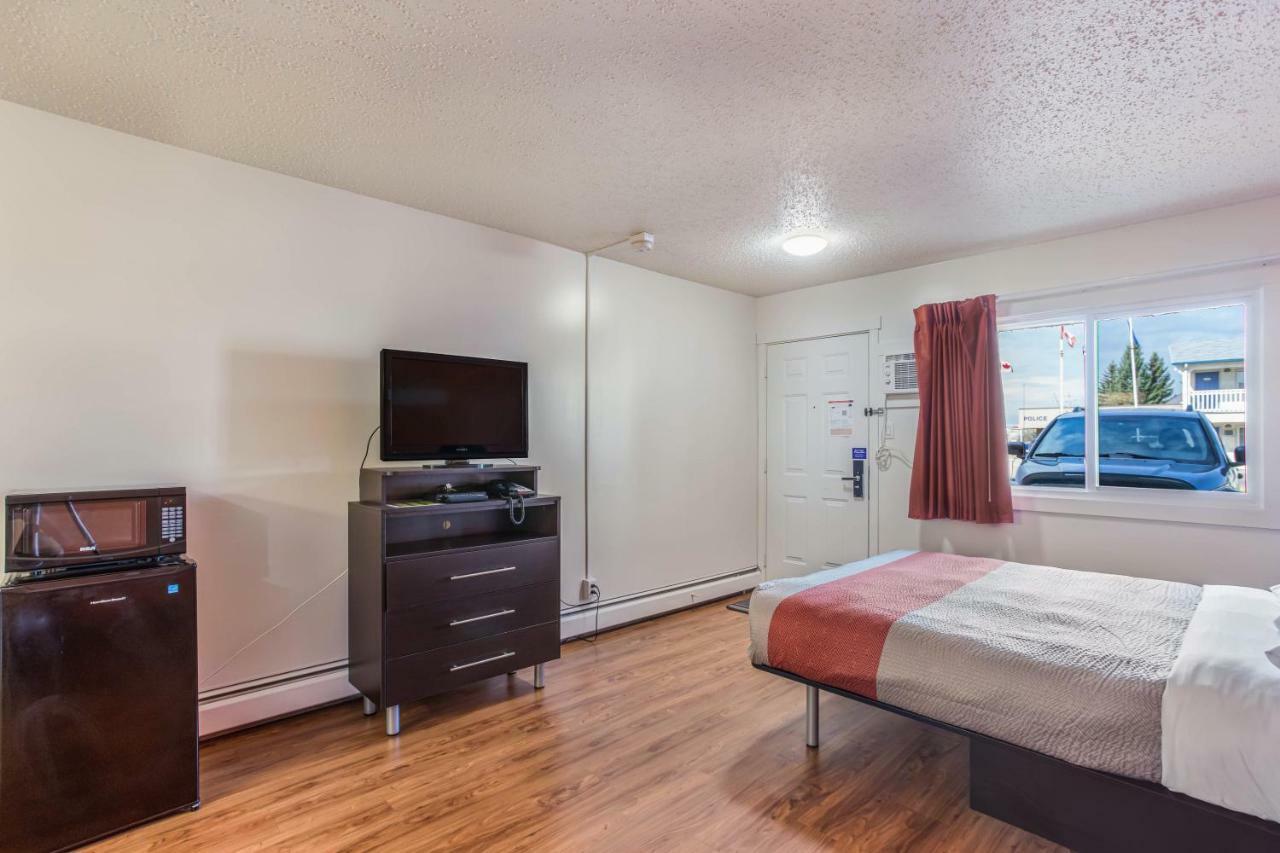 Motel Bo-Camrose, Ab Екстериор снимка